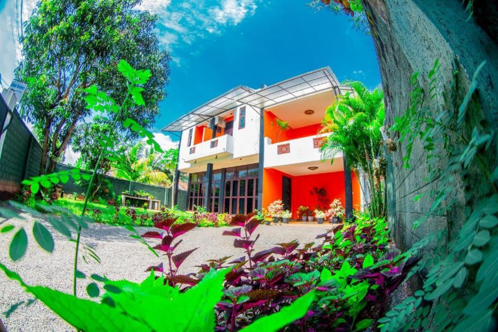 Hotel Blue Bird Negombo Kültér fotó
